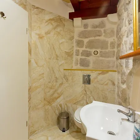 Juliette's Palace Apartment *