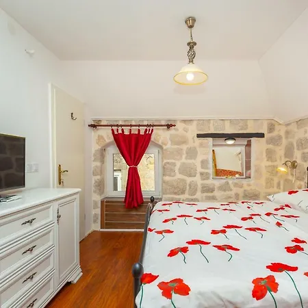 Juliette's Palace